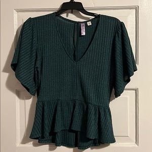 Short sleeve, slightly cropped top